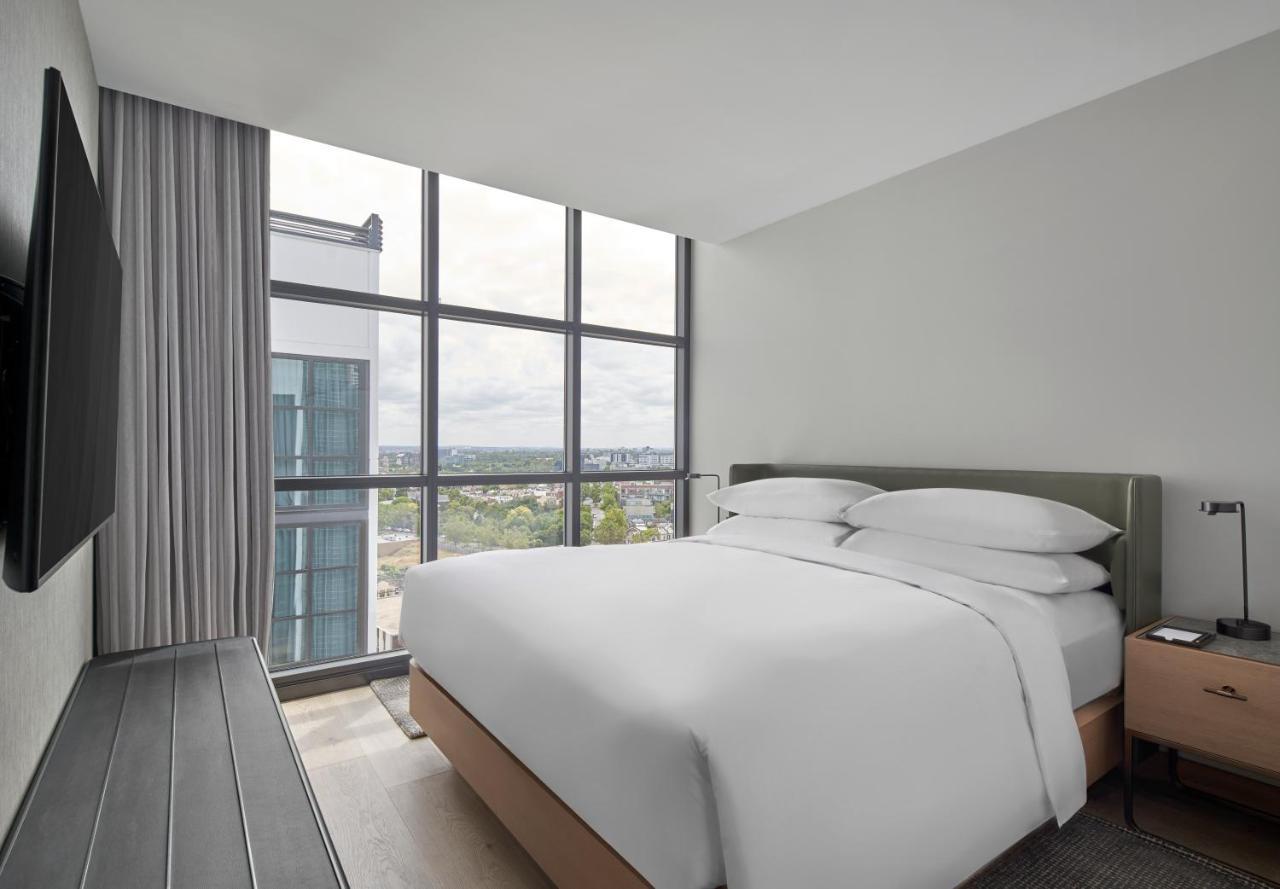 Hotel Courtyard By Marriott Melbourne Flagstaff Gardens Extérieur photo