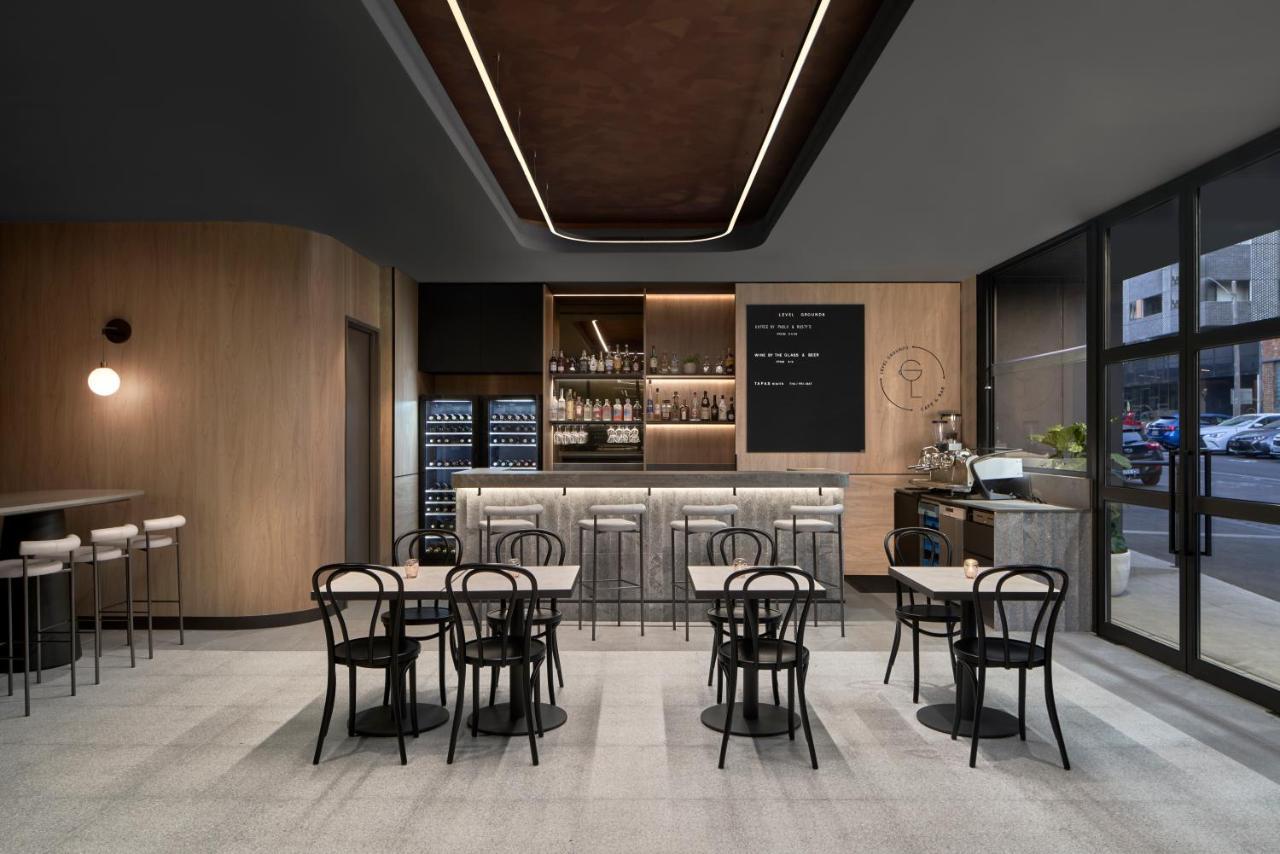 Hotel Courtyard By Marriott Melbourne Flagstaff Gardens Extérieur photo