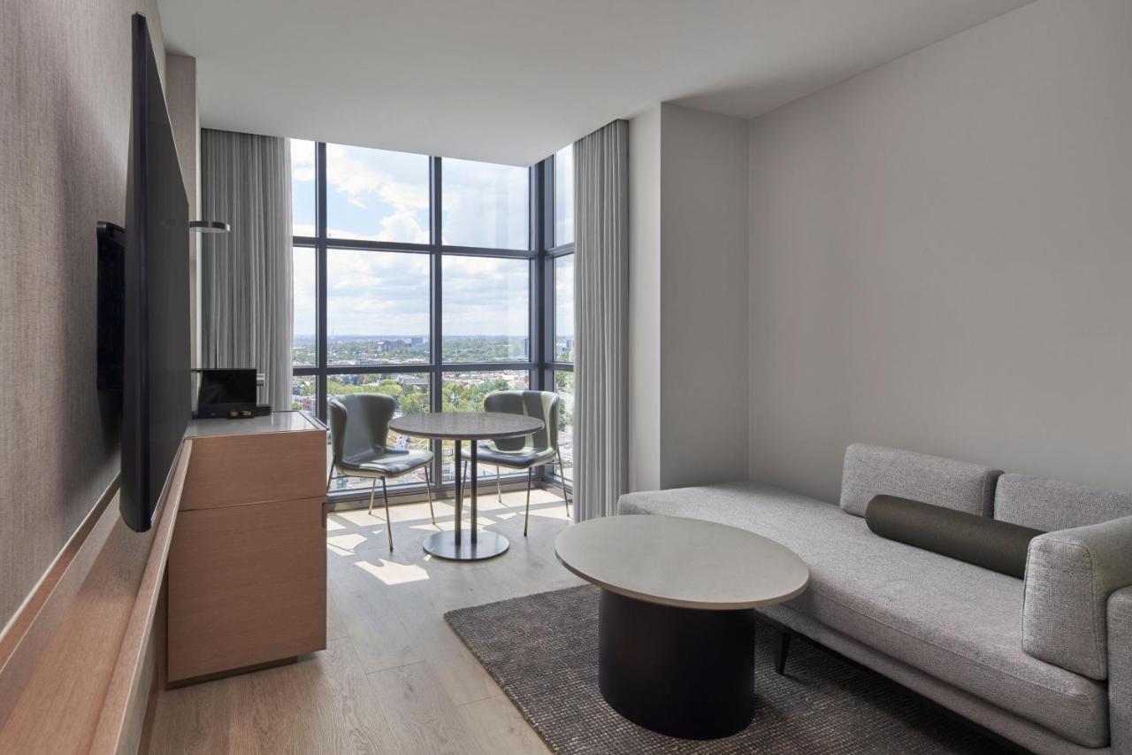 Hotel Courtyard By Marriott Melbourne Flagstaff Gardens Extérieur photo