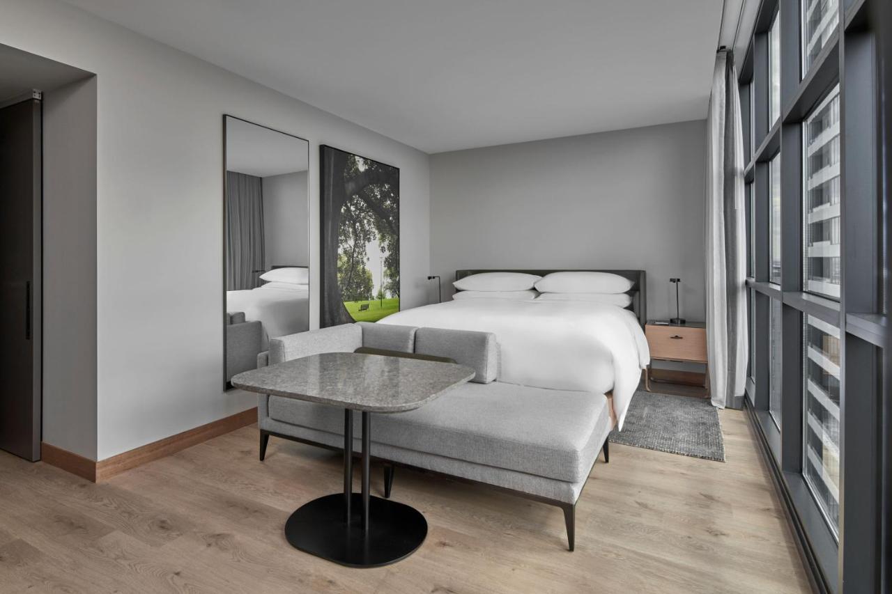 Hotel Courtyard By Marriott Melbourne Flagstaff Gardens Extérieur photo