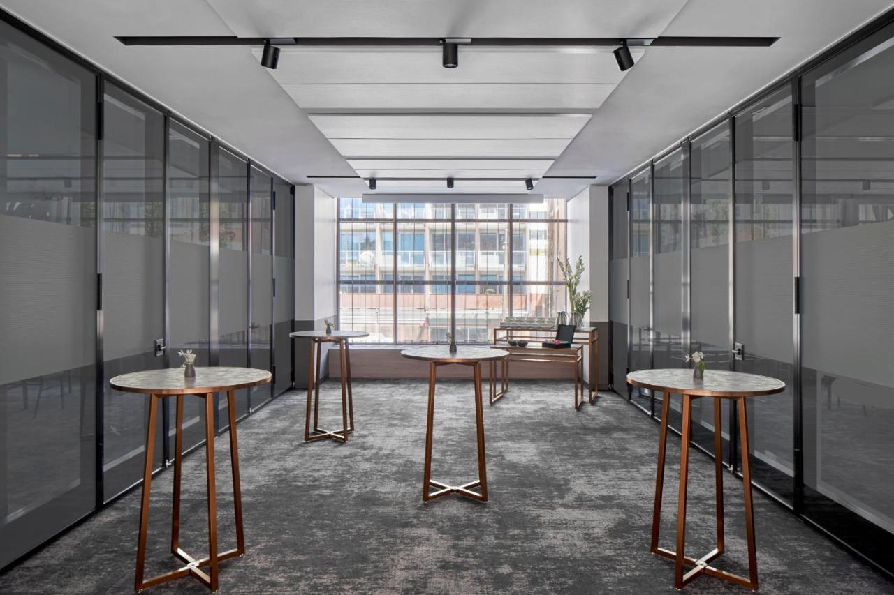 Hotel Courtyard By Marriott Melbourne Flagstaff Gardens Extérieur photo