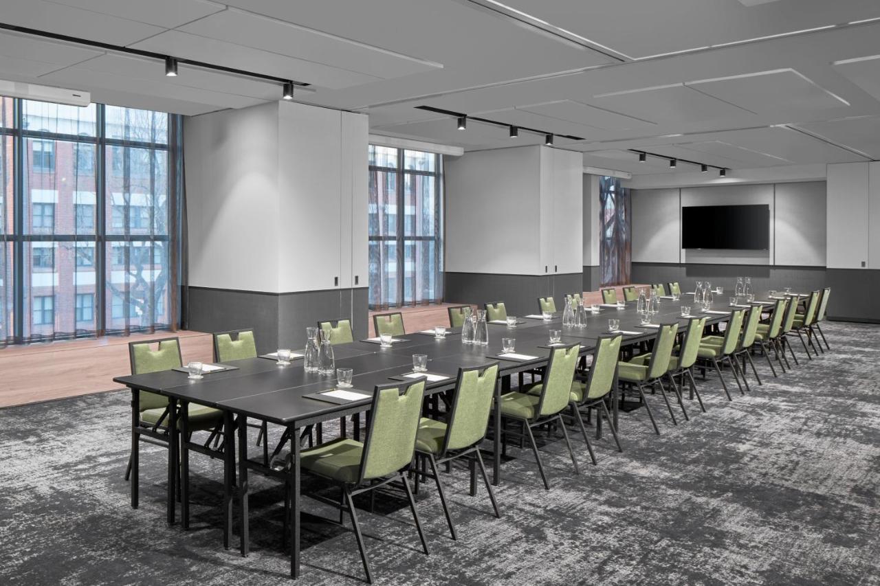 Hotel Courtyard By Marriott Melbourne Flagstaff Gardens Extérieur photo