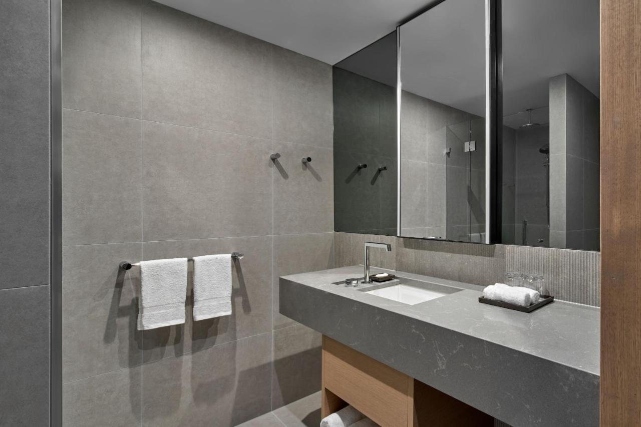 Hotel Courtyard By Marriott Melbourne Flagstaff Gardens Extérieur photo