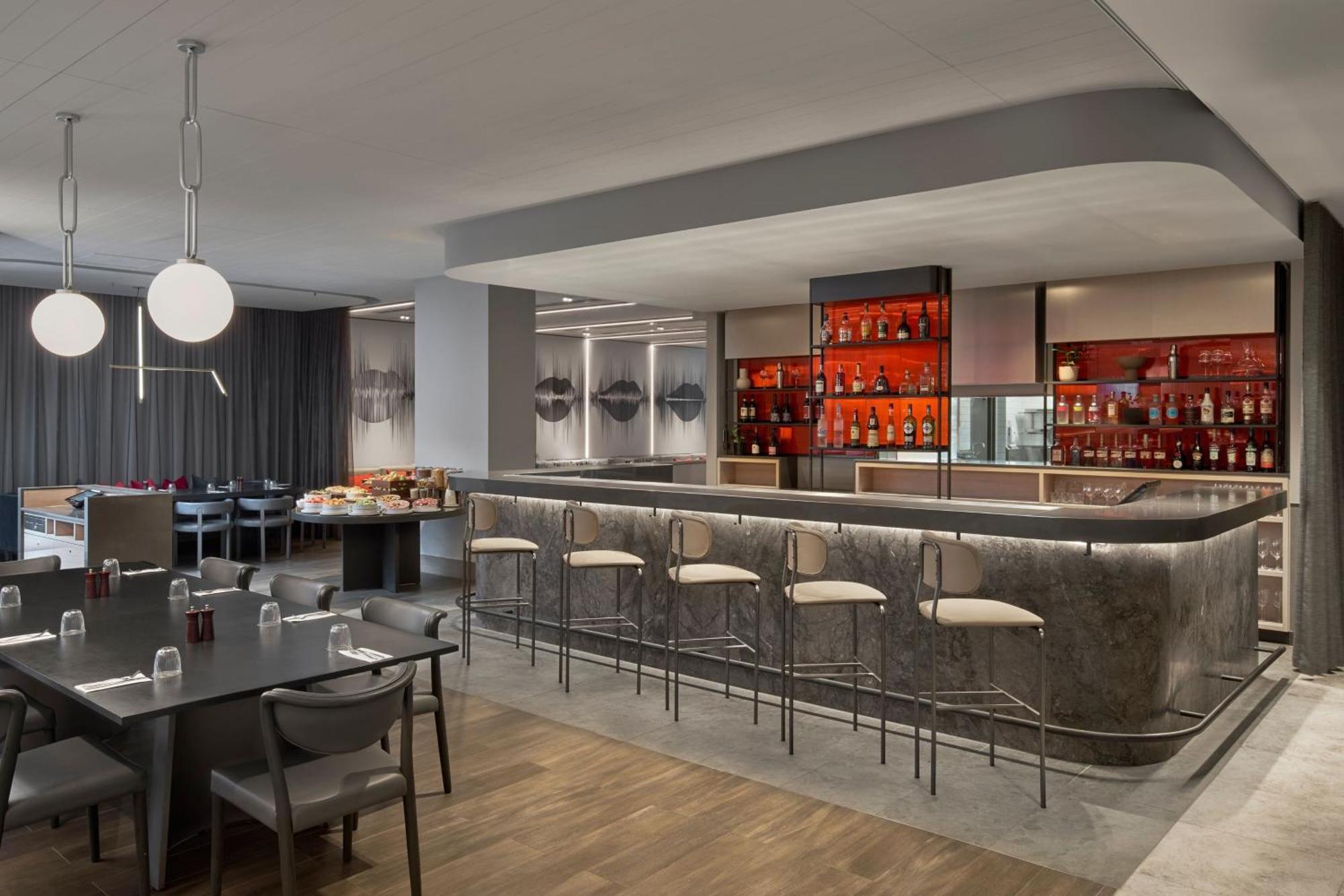 Hotel Courtyard By Marriott Melbourne Flagstaff Gardens Extérieur photo