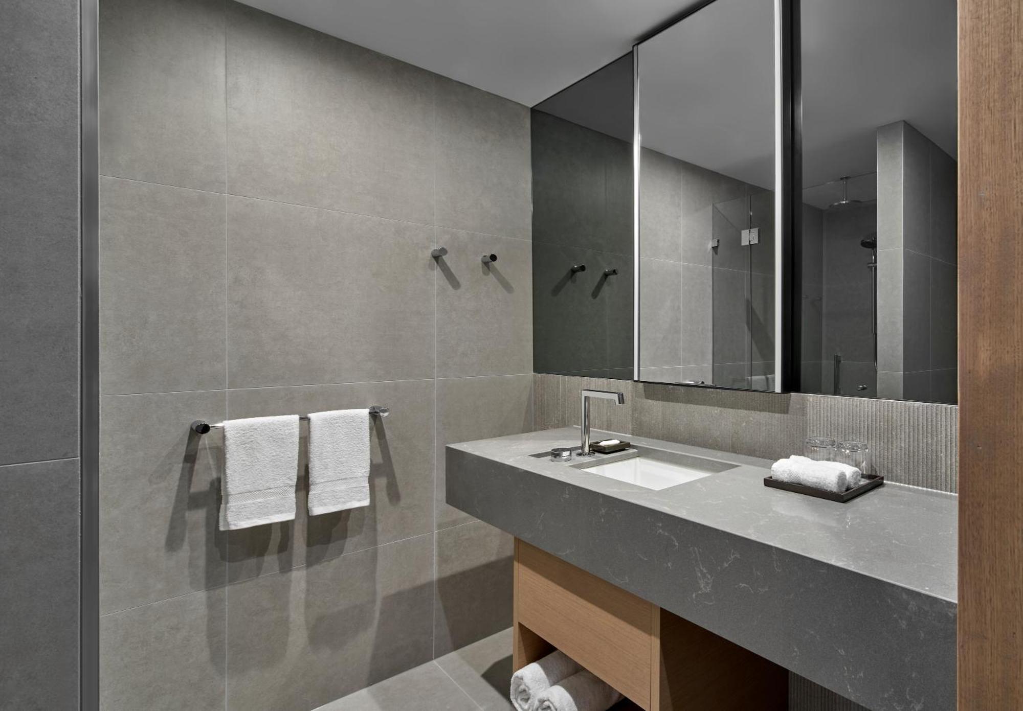 Hotel Courtyard By Marriott Melbourne Flagstaff Gardens Extérieur photo